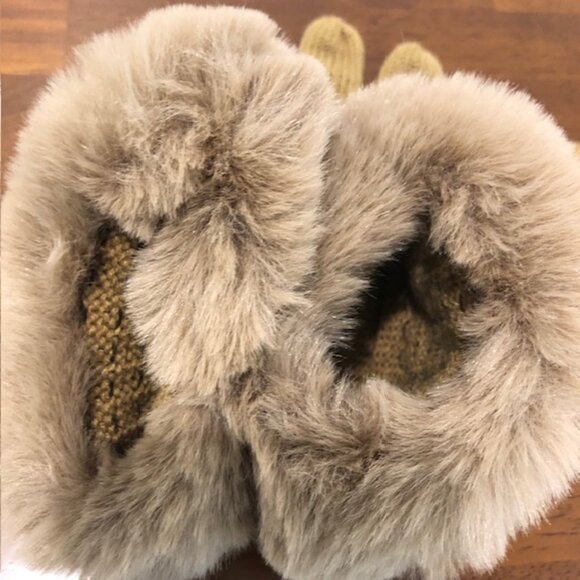 Michael Kors Faux Fur Dark Camel Gloves NWT - Picture 9 of 10
